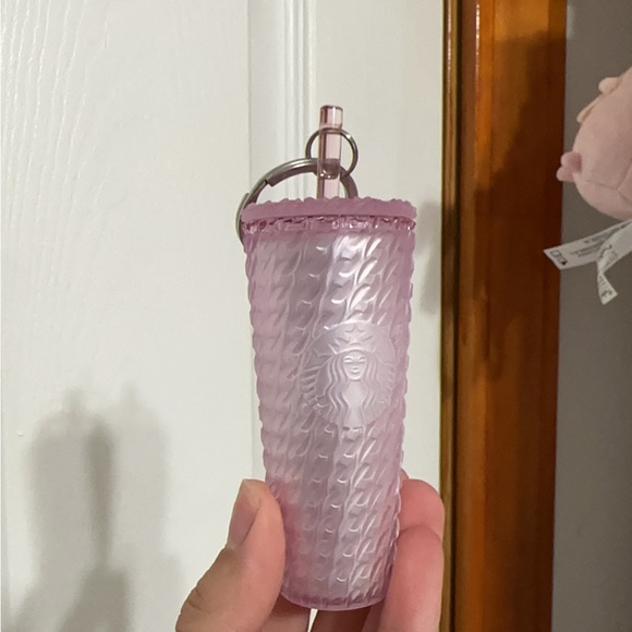 Pink Starbucks key chain - Picture 1 of 1
